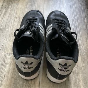 Women’s Samoa Adidas.